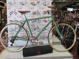 Retrò in alluminio con componenti in legno Uomo